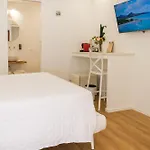 Emma's Downtown - Eco Design Penzion Olbia