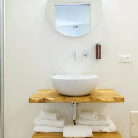 Pensionat Emma's Downtown - Eco Design Olbia