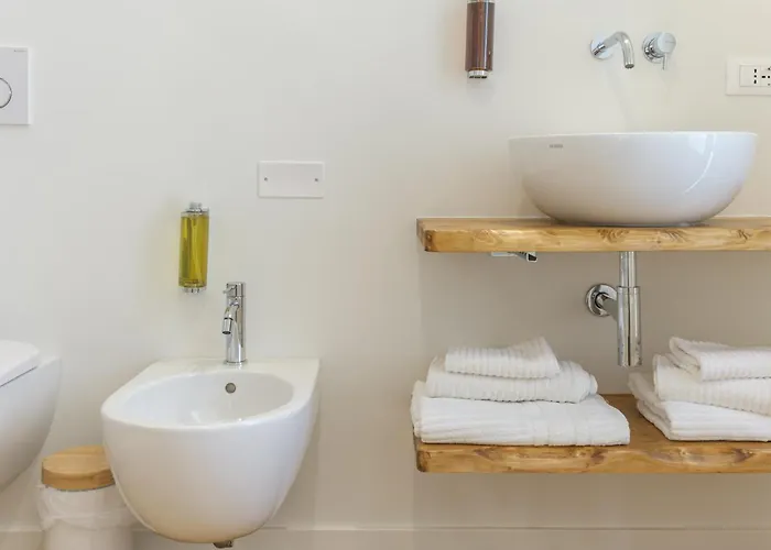 Emma's Downtown - Eco Design 招待所 奧爾比亞