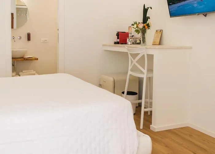 Emma's Downtown - Eco Design 招待所 奧爾比亞